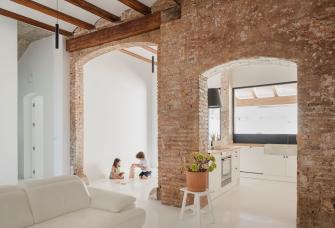 CU4 Arquitectura revela la belleza interior de esta vivienda reformada en Meliana (València)